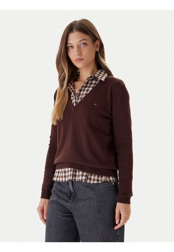 Tommy Jeans Sweter Essential DW0DW19888 Brązowy Regular Fit. Kolor: brązowy. Materiał: bawełna