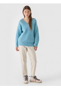 outhorn - Sweter z wełną i alpaką damski - niebieski. Typ kołnierza: dekolt w serek. Kolekcja: plus size. Kolor: niebieski. Materiał: wełna #5