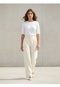 Sinsay - Sweter z krótkim rękawem - biały. Kolor: biały. Długość rękawa: krótki rękaw. Długość: krótkie