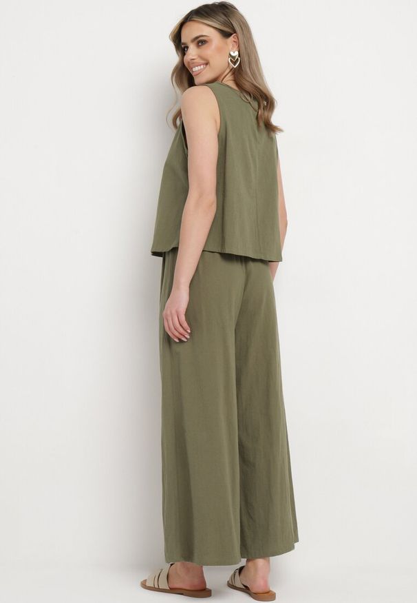 Born2be - Ciemnozielony Bawełniany Komplet Top i Szerokie Spodnie Kuloty Sinelia. Kolor: zielony. Materiał: bawełna