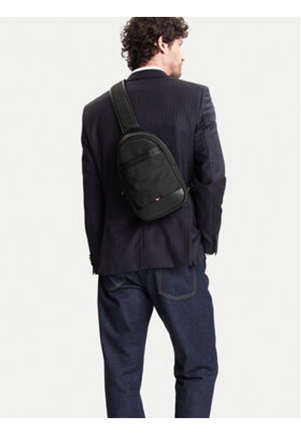 TOMMY HILFIGER - Tommy Hilfiger Plecak Th Nylon Travel Sling Bag AM0AM13572 Czarny. Kolor: czarny. Materiał: materiał