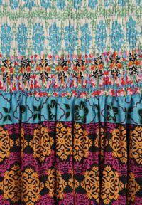 Born2be - Niebiesko-Czerwona Sukienka Maxi z Marszczoną Górą i Długim Rękawem Haari. Kolor: niebieski. Długość rękawa: długi rękaw. Sezon: jesień, wiosna. Długość: maxi #3