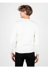 Xagon Man Sweter "C-neck" | A22081 & ELV19 | Mężczyzna | Kremowy. Okazja: na co dzień. Kolor: kremowy. Materiał: nylon, akryl, poliester, wełna. Styl: casual