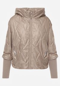 Renee - Brązowa Pikowana Kurtka z Kapturem z Materiałem na Rękawach Grigoria. Okazja: na co dzień. Typ kołnierza: kaptur. Kolor: brązowy. Materiał: materiał. Długość rękawa: długi rękaw. Styl: casual, elegancki #6