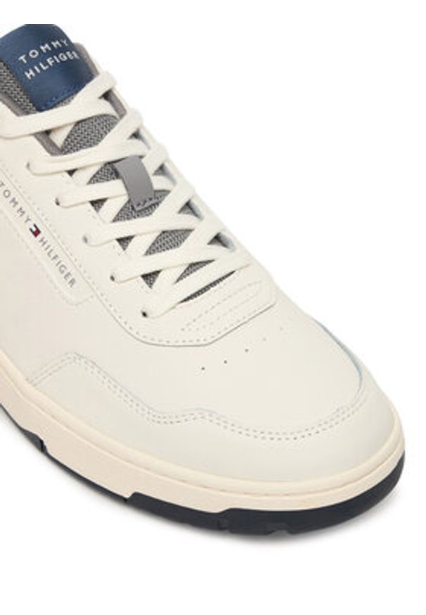 TOMMY HILFIGER - Tommy Hilfiger Sneakersy Th Basket Core Lite Lth/Suede FM0FM05714 Biały. Kolor: biały. Materiał: skóra