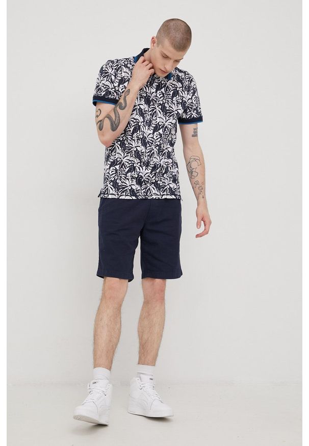 Tom Tailor polo bawełniane kolor granatowy wzorzysty. Typ kołnierza: polo. Kolor: niebieski. Materiał: bawełna. Długość: krótkie