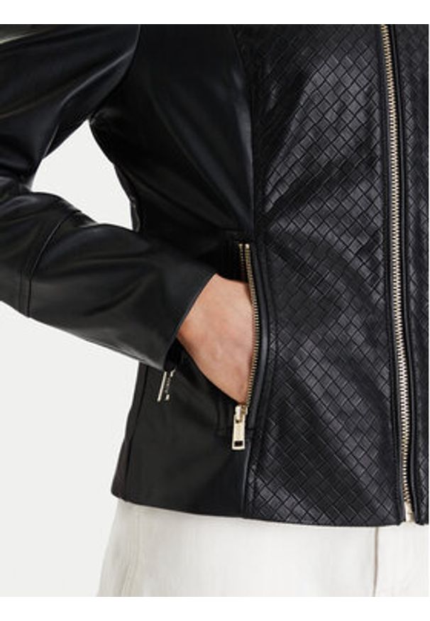 Guess Kurtka z imitacji skóry W6RL52 WL850 Czarny Regular Fit. Kolor: czarny. Materiał: skóra