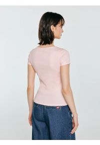 Big-Star - Koszulka damska slim w prążek różowa Minsa 600. Kolor: różowy. Materiał: prążkowany, dzianina, materiał. Wzór: prążki. Styl: elegancki #6