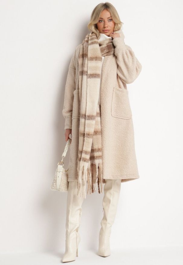 Born2be - Jasnobeżowy Płaszcz Boucle Niezapinany Zopho. Okazja: na co dzień. Kolor: beżowy. Materiał: jeans, tkanina. Styl: klasyczny, casual, elegancki