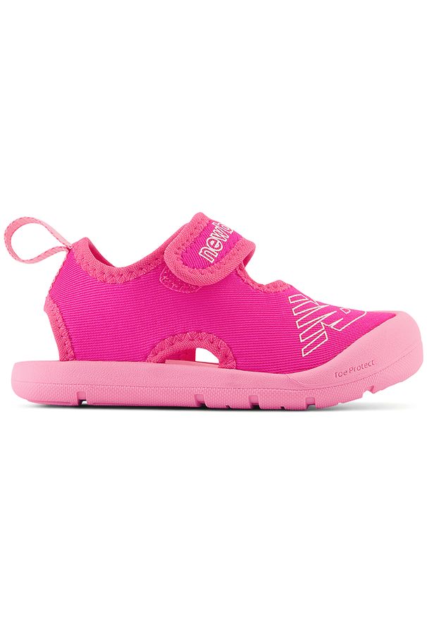 Sandały niemowlęce New Balance IOCRSRAE – różowe. Zapięcie: rzepy. Kolor: różowy. Materiał: materiał, syntetyk, guma. Sezon: lato. Sport: bieganie