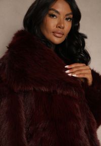 Renee - Bordowa Kurtka Futro z Długim Włosiem Zelita. Okazja: na co dzień, na imprezę. Kolor: czerwony. Materiał: futro. Długość: długie. Styl: casual, elegancki #4
