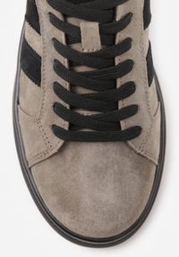 Renee - Ciemnobeżowe Zamszowe Sneakersy Chunky na Platformie Teslara. Okazja: na co dzień. Kolor: beżowy. Materiał: zamsz. Obcas: na platformie #8