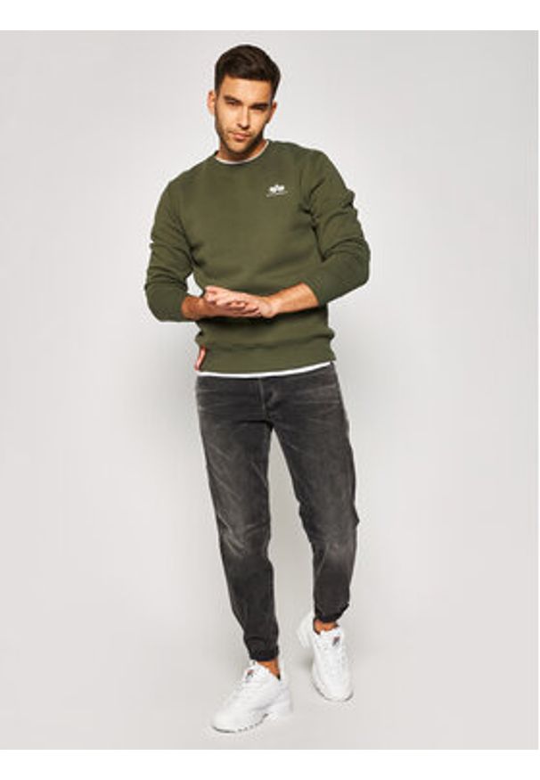 Alpha Industries Bluza Basic 188307 Zielony Regular Fit. Kolor: zielony. Materiał: bawełna