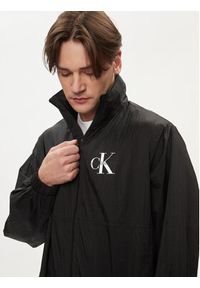 Calvin Klein Jeans Kurtka przejściowa J30J325108 Czarny Regular Fit. Kolor: czarny. Materiał: syntetyk #10