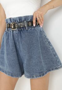 Born2be - Niebieskie Jeansowe Szorty z Szeroką Gumką w Pasie i Dodatkowym Paskiem ze Sprzączką Delilata. Okazja: na co dzień. Kolor: niebieski. Materiał: jeans. Styl: elegancki, casual #3