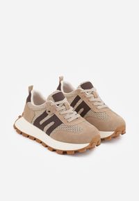 Renee - Beżowe Zamszowe Sneakersy na Platformie z Geometrycznym Wzorem Tarbelle. Okazja: na co dzień. Kolor: beżowy. Materiał: zamsz. Wzór: geometria. Obcas: na platformie #5