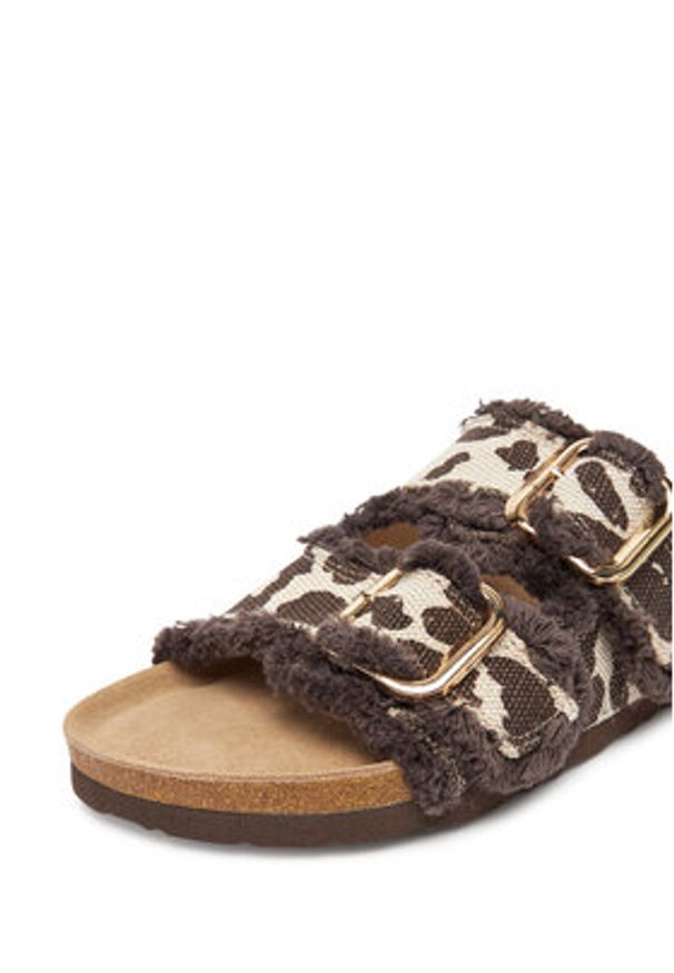 DeeZee Klapki W24Q11953 Brązowy. Kolor: brązowy. Materiał: materiał