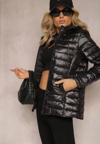 Renee - Czarna Pikowana Kurtka z Odpinanym Kapturem Telianna. Kolor: czarny. Styl: elegancki #5