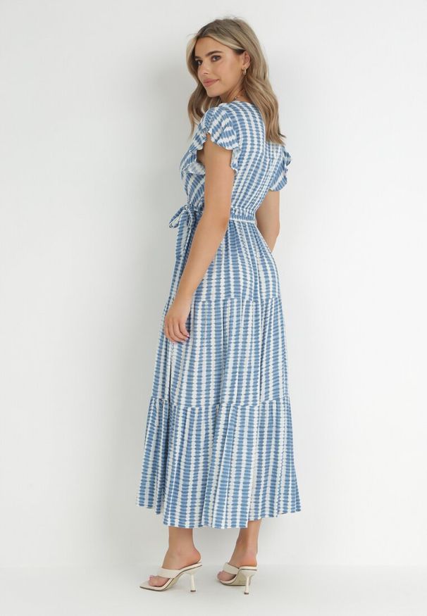 Born2be - Niebieska Sukienka Waeyo. Typ kołnierza: kołnierz z falbankami. Kolor: niebieski. Materiał: wiskoza, tkanina, materiał. Długość rękawa: krótki rękaw. Wzór: prążki, aplikacja. Typ sukienki: kopertowe. Długość: maxi