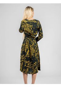 Pinko Sukienka "Utilizzare" | 1N13FB A00Z | Utilizzare | Kobieta | Żółty, Zielony. Kolor: zielony, wielokolorowy, żółty. Materiał: wiskoza. Długość rękawa: długi rękaw. Wzór: aplikacja. Typ sukienki: kopertowe. Długość: midi #4