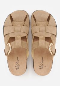 Born2be - Ciemnobeżowe Klapki Mule z Ozdobnymi Wycięciami i Regulowanym Paskiem z Klamerką Aene. Okazja: na co dzień. Kolor: beżowy. Materiał: jeans, zamsz, len. Wzór: haft. Sezon: lato. Styl: boho, wakacyjny, casual #2