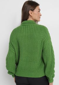 Born2be - Zielony Golf w Ozdobny Splot Tione. Typ kołnierza: golf. Kolor: zielony. Materiał: dzianina. Długość rękawa: długi rękaw. Długość: długie. Wzór: ze splotem #4