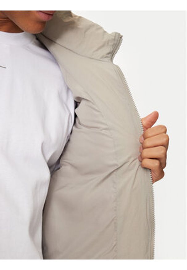 Karl Kani Kamizelka Small Signature 60720003 Szary Regular Fit. Kolor: szary. Materiał: syntetyk