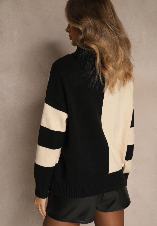 Renee - Czarno-Beżowy Golf w Geometryczny Wzór w Paski Rallessia. Okazja: na co dzień. Typ kołnierza: golf. Kolor: czarny. Materiał: satyna, jeans. Wzór: geometria, paski. Styl: casual, elegancki