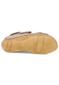 Beżowe Sandały Armodo Wygodne Obuwie Damskie Zapinane Na Rzep. Okazja: na co dzień. Zapięcie: rzepy. Kolor: beżowy. Materiał: skóra. Styl: klasyczny, casual, elegancki #6