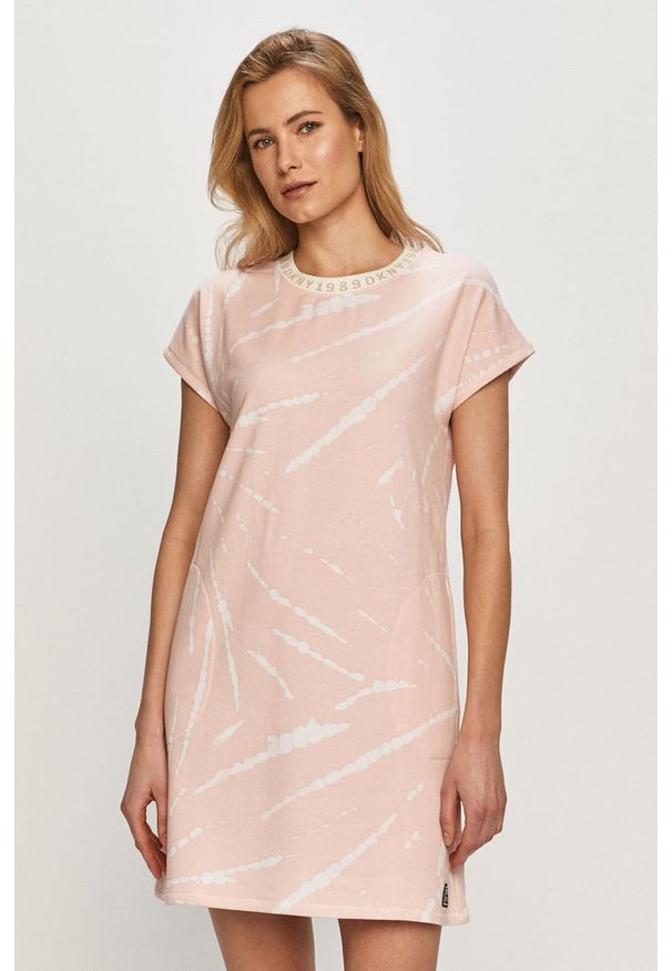 DKNY - Dkny - Koszula nocna. Kolor: różowy. Materiał: bawełna, poliester, dzianina, elastan. Długość: krótkie. Wzór: nadruk
