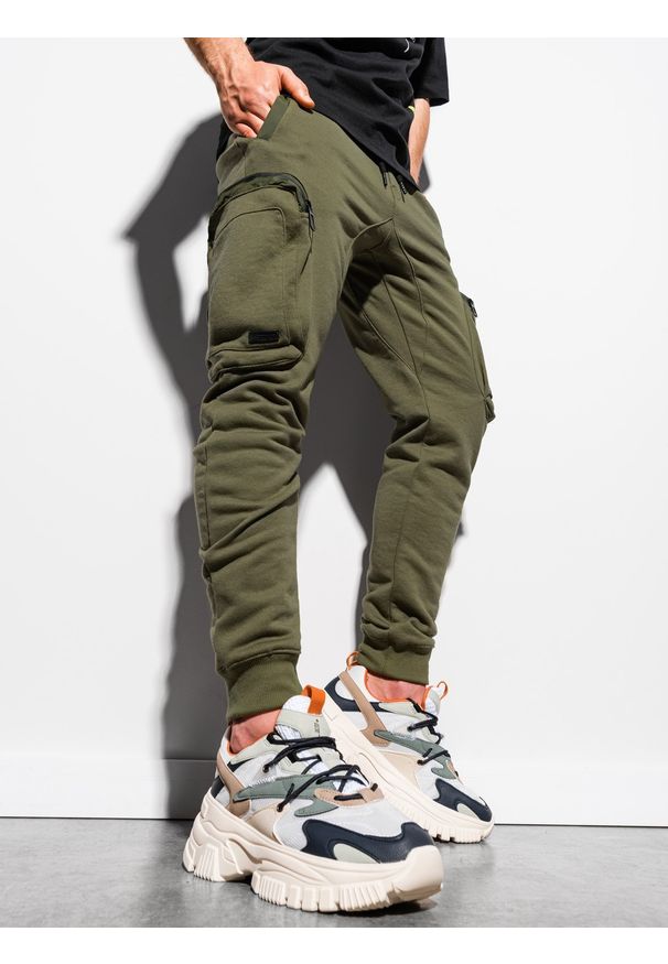 Ombre Clothing - Spodnie męskie dresowe joggery P918 - khaki - L. Kolor: brązowy. Materiał: dresówka