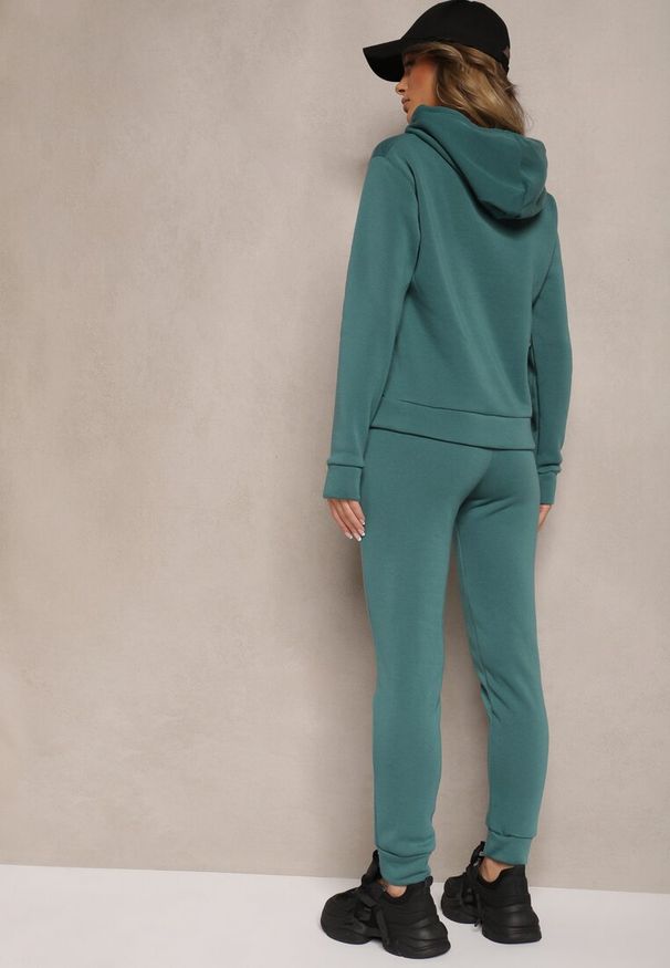 Renee - Zielony Ocieplany Komplet Dresowy Bawełniany Spodnie Joggery i Bluza Zdobiona Nadrukiem Filoira. Kolor: zielony. Materiał: dresówka, bawełna. Wzór: aplikacja, nadruk