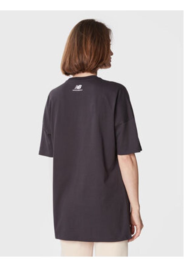 New Balance T-Shirt WT23503 Czarny Oversize. Kolor: czarny. Materiał: bawełna
