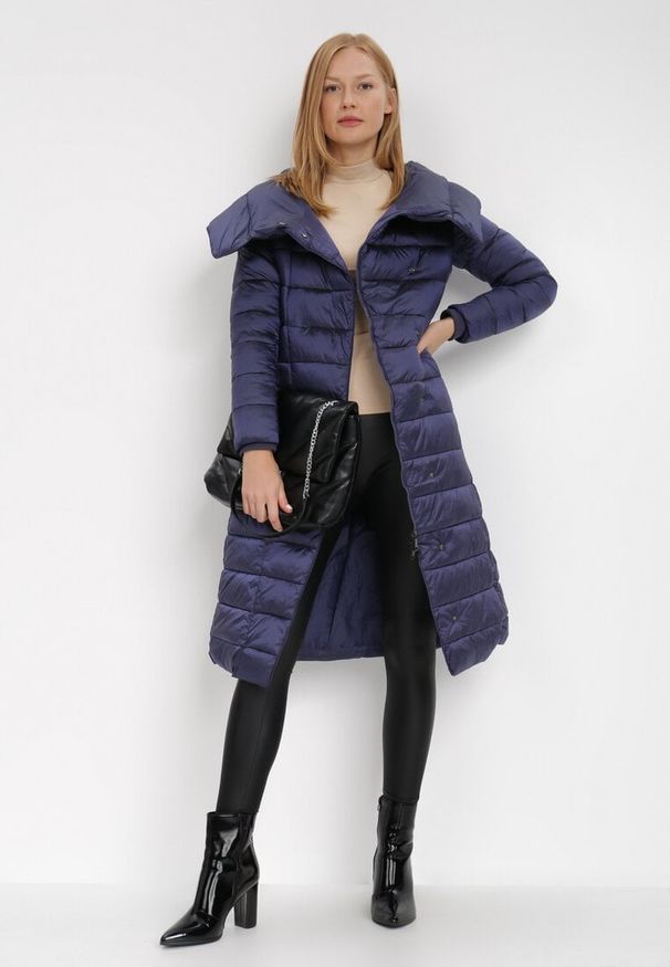 Born2be - Granatowa Kurtka Loukylus. Kolor: niebieski. Materiał: tkanina. Długość: długie. Wzór: aplikacja. Styl: elegancki