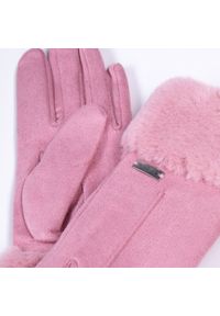 Wittchen - Damskie rękawiczki ze sztucznym futerkiem jasny róż. Kolor: różowy. Materiał: poliester