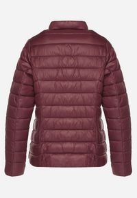 Born2be - Bordowa Pikowana Kurtka w Klasycznym Stylu Nelaniel. Okazja: na co dzień. Kolor: czerwony. Materiał: jeans. Styl: klasyczny #5