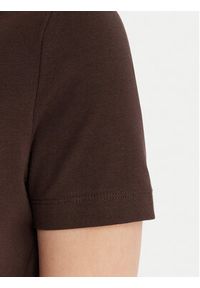 Guess T-Shirt V6RI07 J1314 Brązowy Regular Fit. Kolor: brązowy. Materiał: bawełna #5