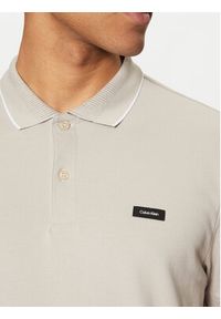 Calvin Klein Polo K10K114141 Beżowy Regular Fit. Typ kołnierza: polo. Kolor: beżowy. Materiał: bawełna #2