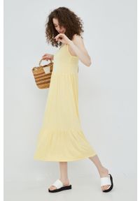 Pieces sukienka kolor żółty maxi rozkloszowana. Kolor: żółty. Materiał: dzianina, materiał, wiskoza. Długość rękawa: na ramiączkach. Typ sukienki: rozkloszowane. Długość: maxi