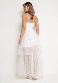 Born2be - Biała Sukienka Maxi z Tiulowymi Falbanami i Ozdobnymi Cekinami Joliette. Kolor: biały. Materiał: tiul. Długość rękawa: na ramiączkach. Wzór: aplikacja. Długość: maxi #7