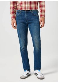 Wrangler - WRANGLER MĘSKIE SPODNIE JEANSOWE LARSTON AZURE FADE 112358058 W18S017435