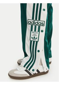 Adidas - adidas Spodnie dresowe Adibreak KD6327 Zielony Loose Fit. Kolor: zielony. Materiał: syntetyk #5