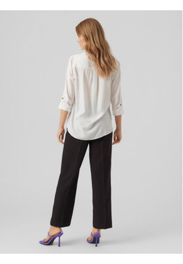 Vero Moda Koszula Bumpy 10275283 Biały Regular Fit. Kolor: biały. Materiał: wiskoza