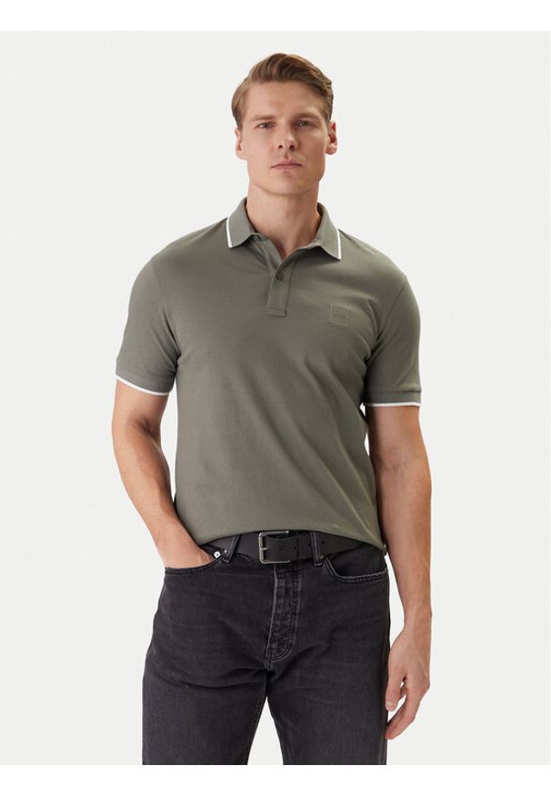 BOSS Polo Passertip 50507699 Szary Regular Fit. Typ kołnierza: polo. Kolor: szary. Materiał: bawełna