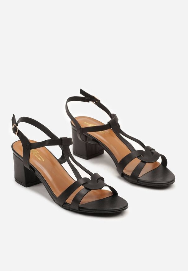 Renee - Czarne Sandały na Obcasie Typu Słupek z Paskiem ze Sprzączką Alipssa. Okazja: na spacer. Zapięcie: pasek. Kolor: czarny. Materiał: jeans. Wzór: paski. Obcas: na obcasie. Styl: elegancki, klasyczny. Wysokość obcasa: średni