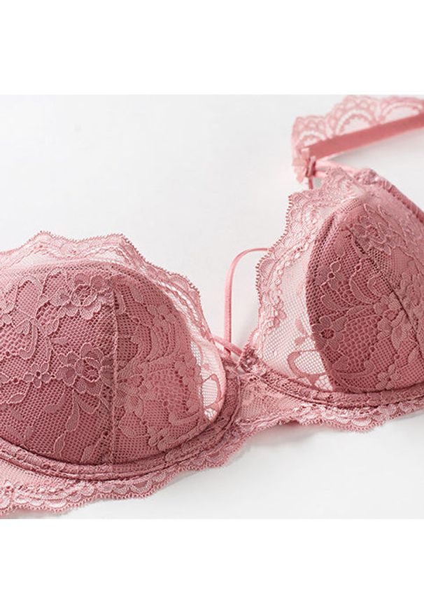 Intica - Komplet bielizny z usztywnianym biustonoszem z koronką Denisia. Kolor: biały. Materiał: koronka. Wzór: koronka