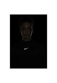 Koszulka damska do biegania Nike Run Division DD6821. Materiał: materiał, poliester. Długość rękawa: długi rękaw. Technologia: Dri-Fit (Nike). Długość: długie. Sport: bieganie #5
