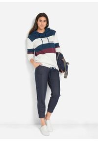 bonprix - Spodnie dresowe 7/8 w optyce dżinsowych. Kolor: niebieski #2