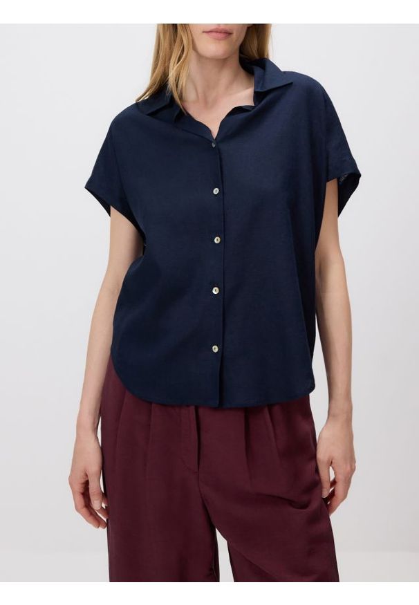 Reserved - Koszula z lnem i wiskozą - granatowy. Kolor: niebieski. Materiał: len, wiskoza