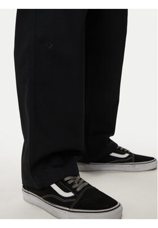 Converse Spodnie materiałowe M Converse Woven Pant 10026010-A02 Czarny Relaxed Fit. Kolor: czarny. Materiał: bawełna